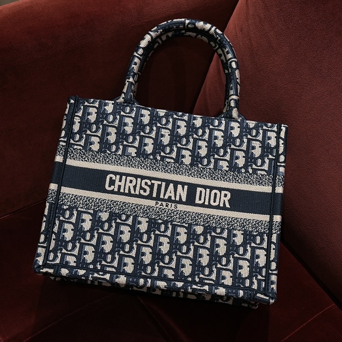 クリスチャン・ディオール ブックトート バッグ スモール ディオール オブリーク エンブロイダリー M1265ZRIW_M828