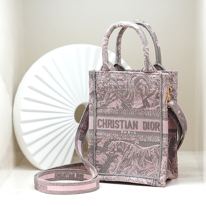 クリスチャン・ディオール ブックトート バーティカルバッグ ミニ トワル ドゥ ジュイ リバース エンブロイダリー ピンク