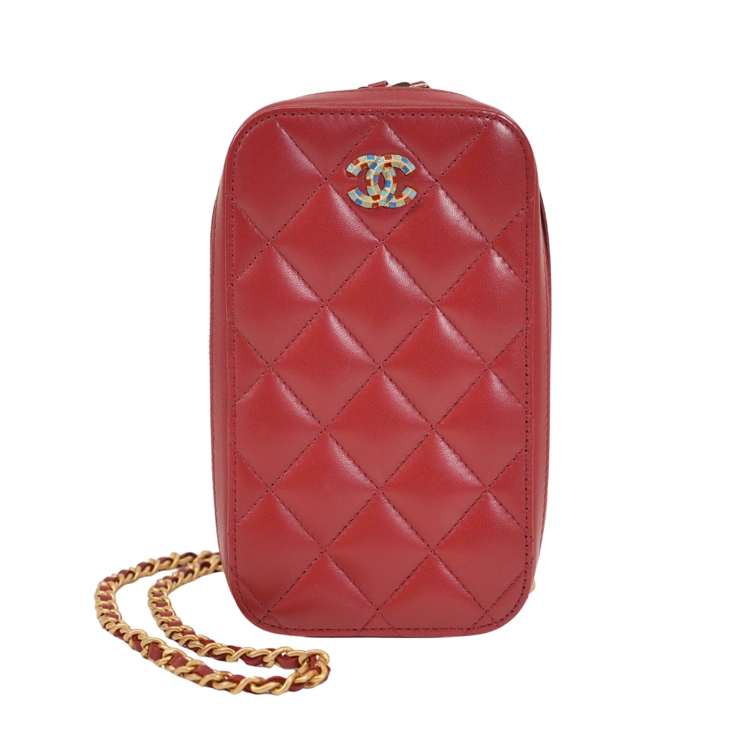 CHANEL マトラッセ フォンホルダー ラムスキン レッド