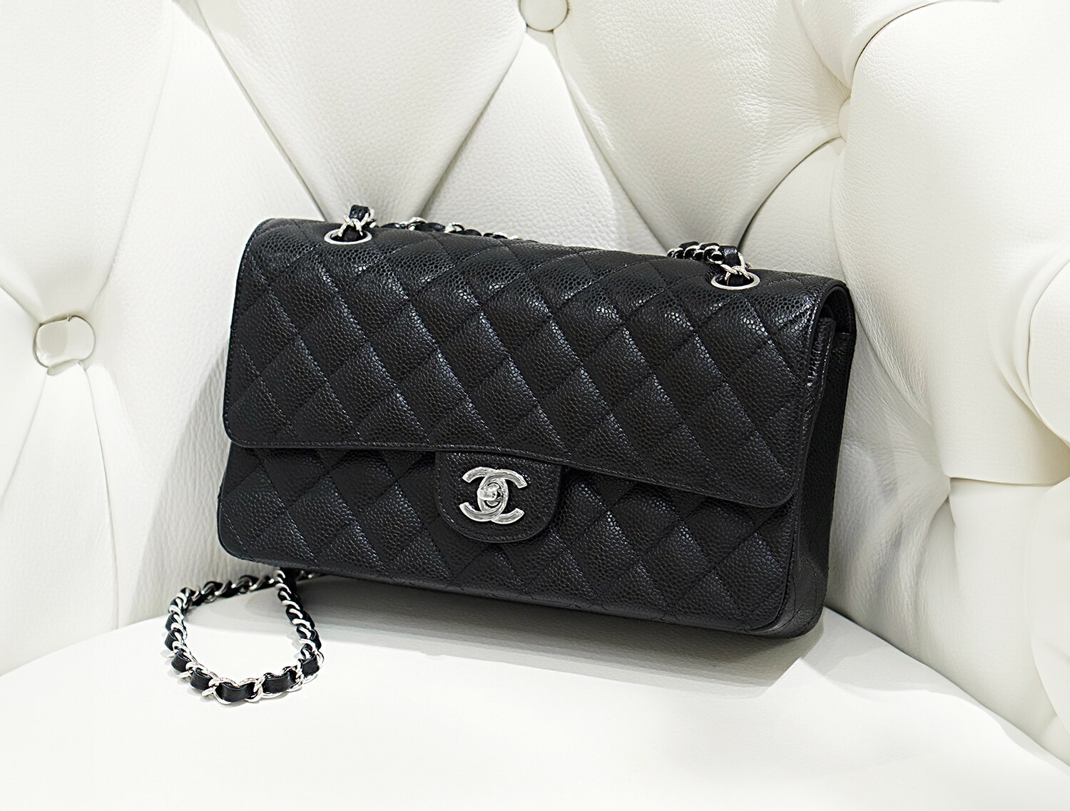 CHANEL シャネル クラシック ハンドバッグ マトラッセ25 ブラック シルバー金具 A01112 Y01588 C3906