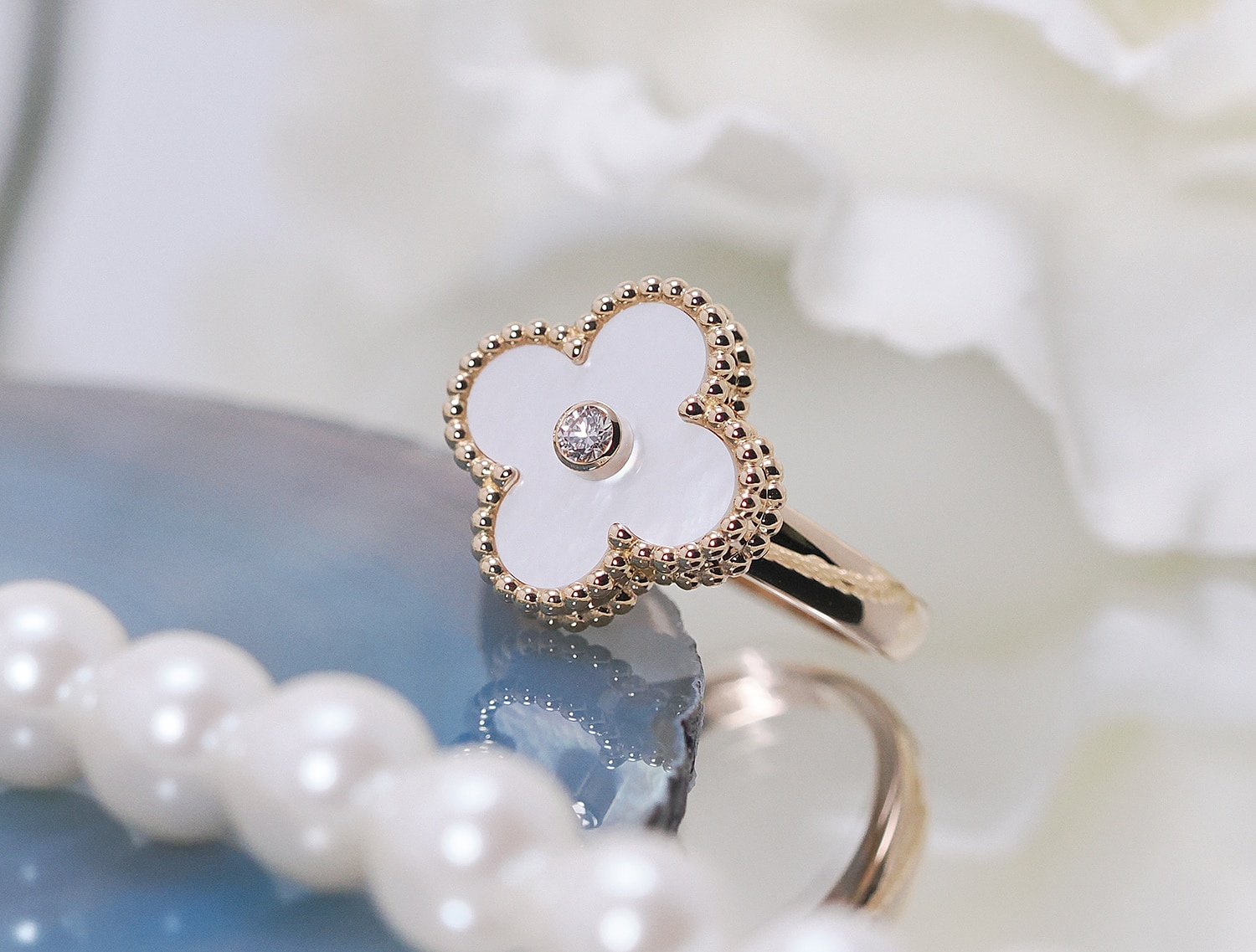 Van Cleef & Arpels ヴァン クリーフ&アーペル アルハンブラ ヴィンテージ アルハンブラ リング イエローゴールド マザーオブパール ダイヤモンド VCARA41151 11号