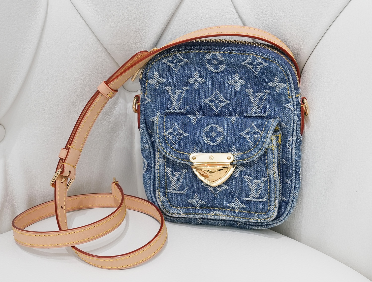 LOUIS VUITTON ルイ・ヴィトン モノグラムデニム LV リミックス ポシェット・フェアファックス M82948