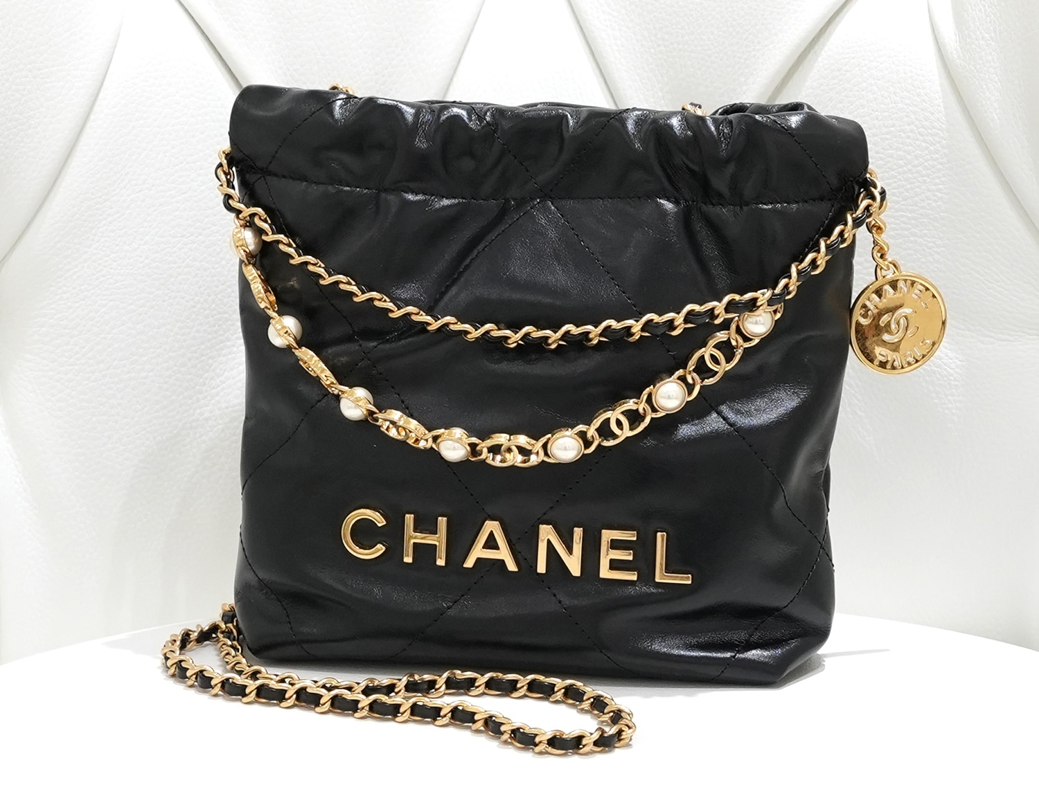 CHANEL シャネル シャネル22 ミニ ハンドバッグ AS3980 B17401 94305 シャイニーカーフスキン