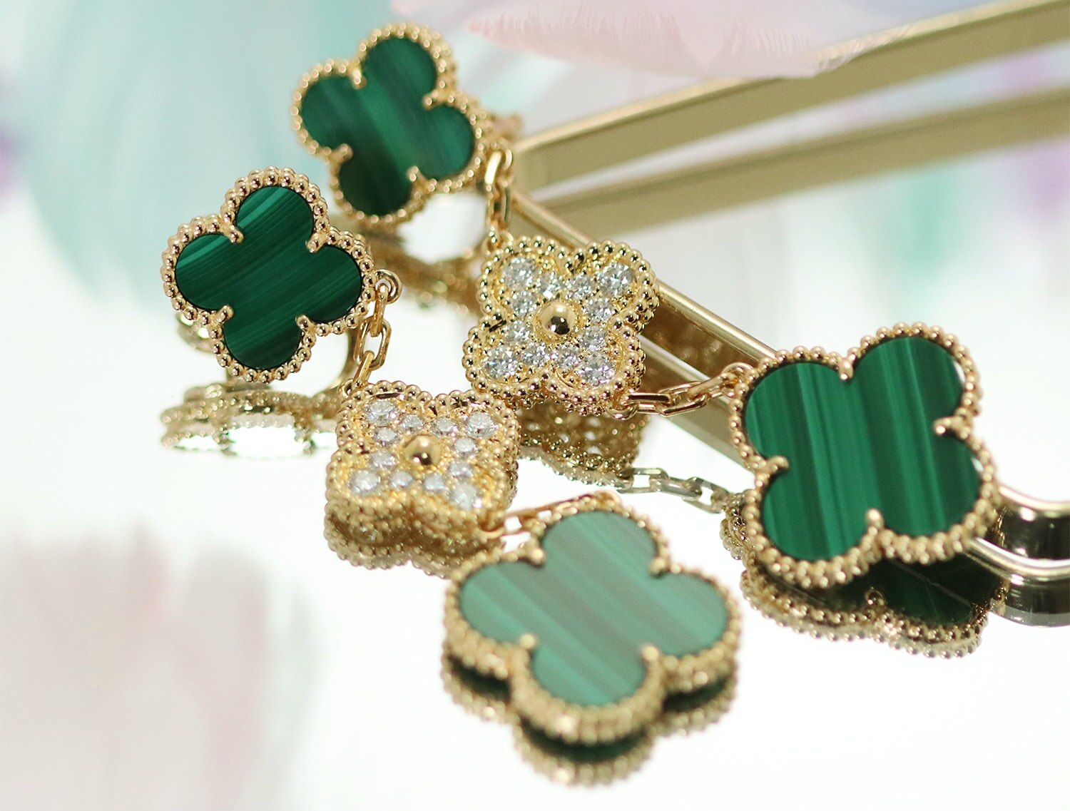 Van Cleef & Arpels ヴァン クリーフ&アーペル アルハンブラ 3モチーフ マラカイト VCARO9II00