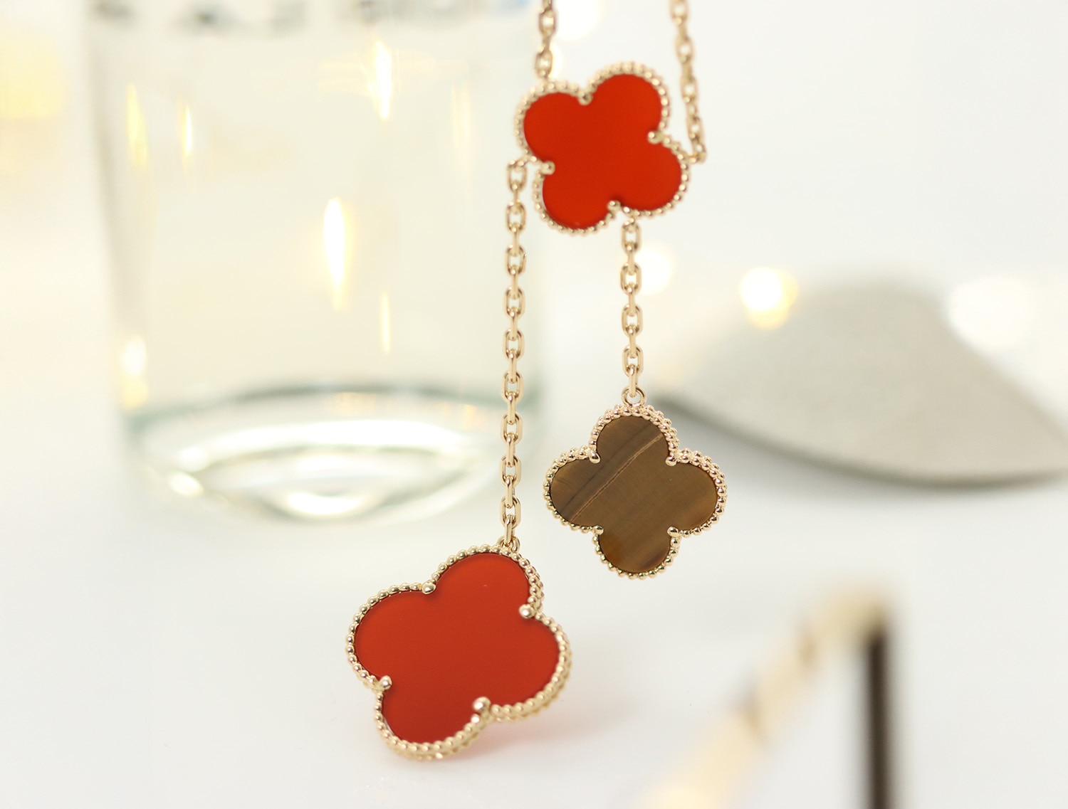 Van Cleef & Arpels ヴァン クリーフ&アーペル アルハンブラ マジック アルハンブラ ネックレス 6モチーフ イエローゴールド カーネリアン タイガーズアイ VCARN5JP00