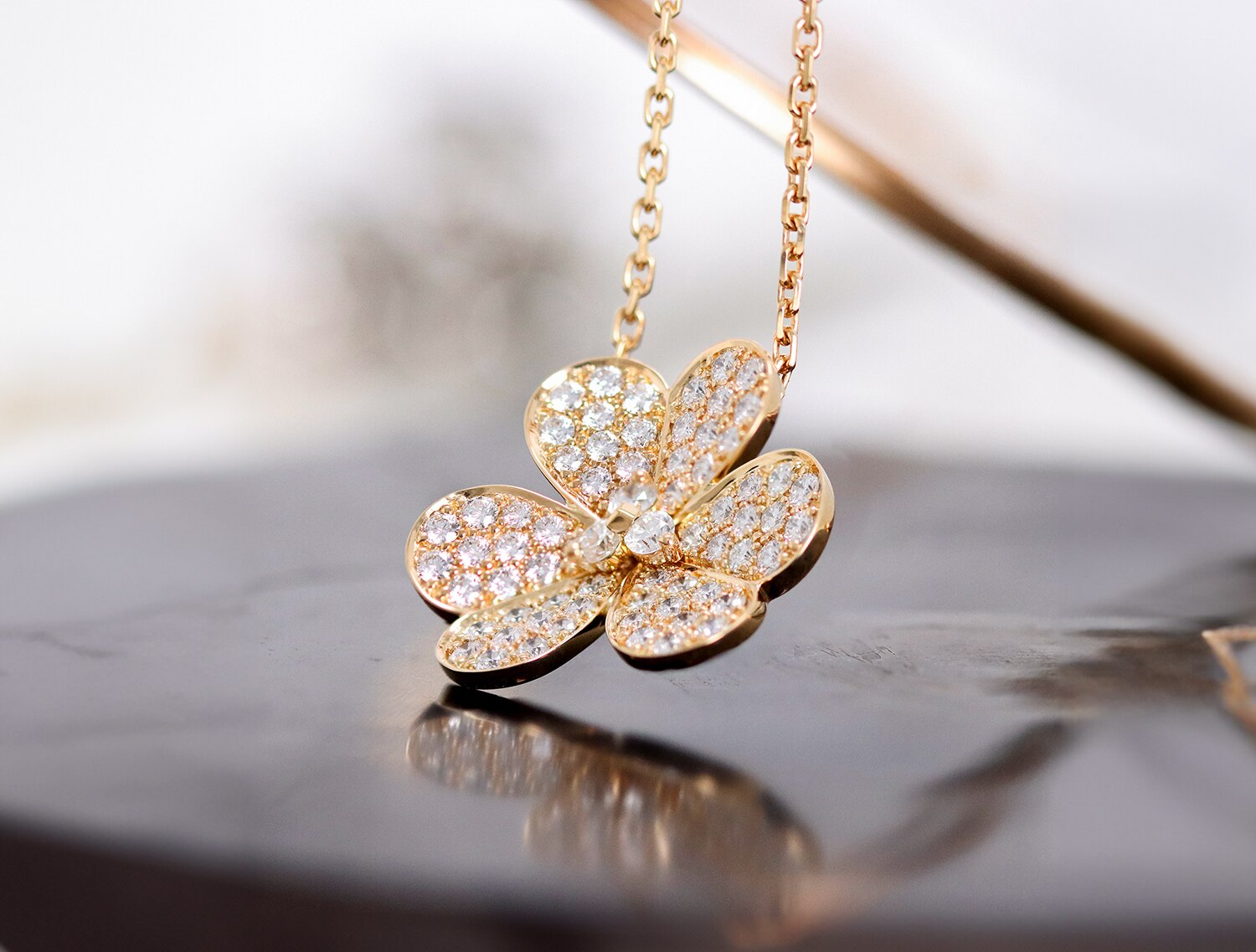 Van Cleef & Arpels ヴァン クリーフ&アーペル フリヴォル ペンダント ラージモデル VCARP0J700 イエローゴールド
