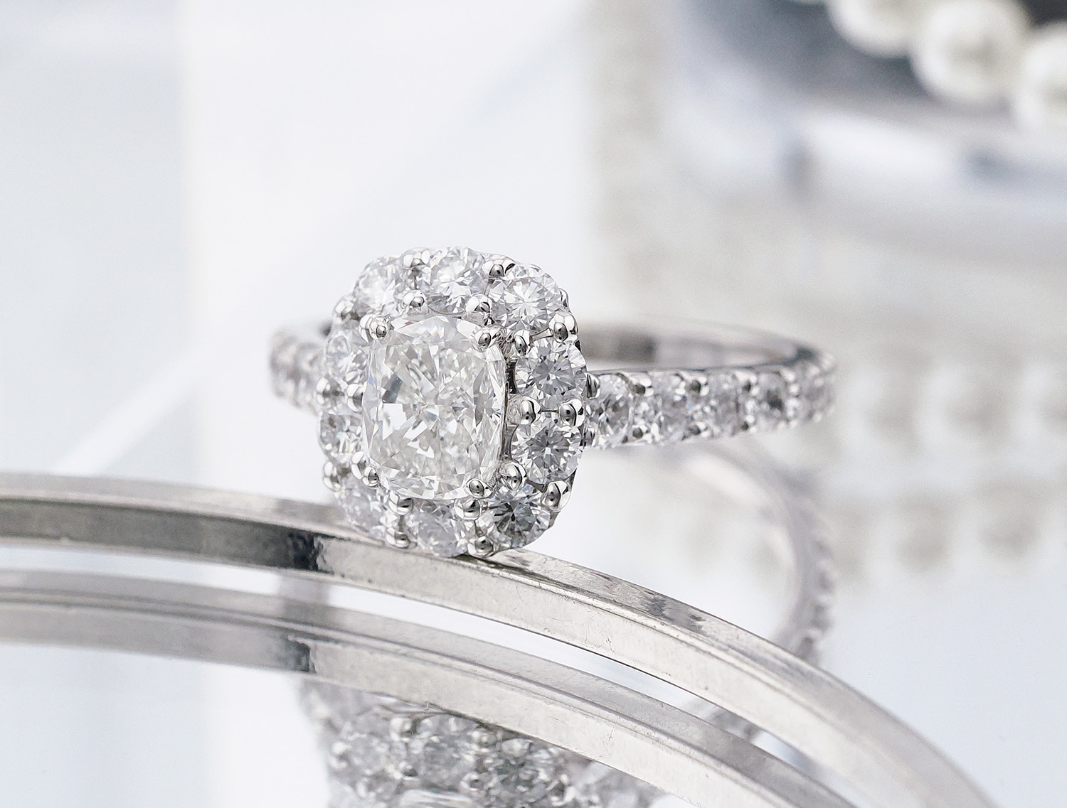 GRAFF グラフ アイコン クッション カット ダイヤモンド リング ホワイトゴールド 9.5号