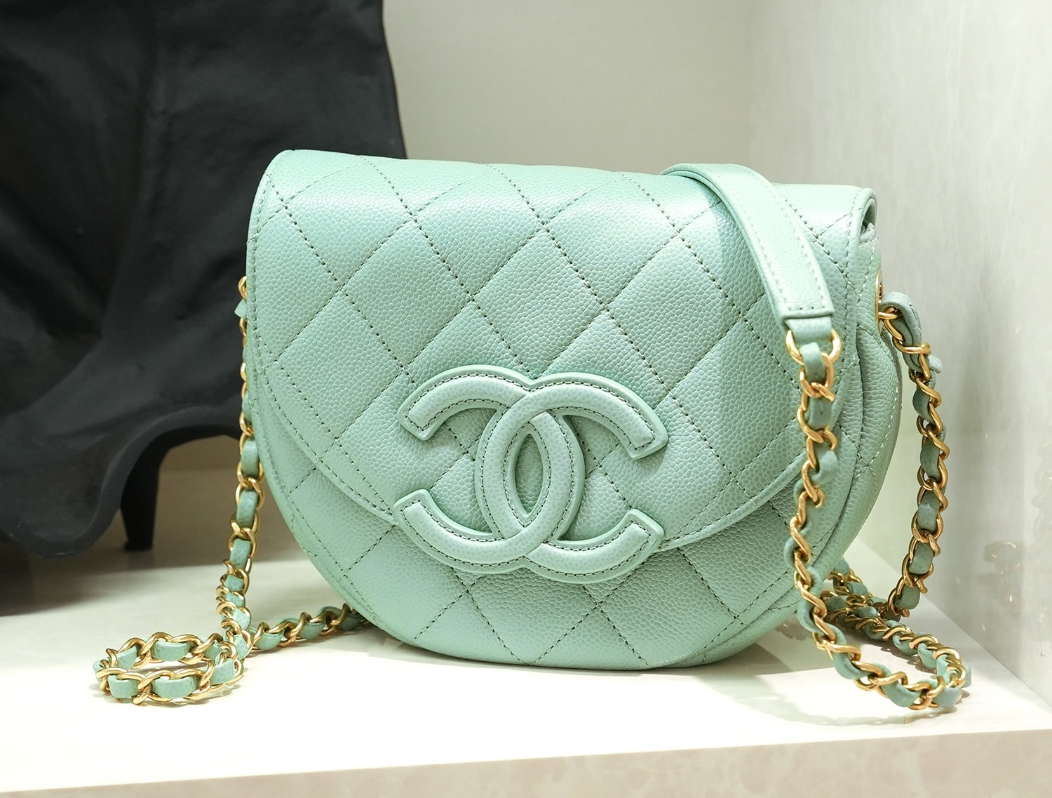 CHANEL シャネル その他 ミニメッセンジャーバッグ キャビアスキン ライトグリーン