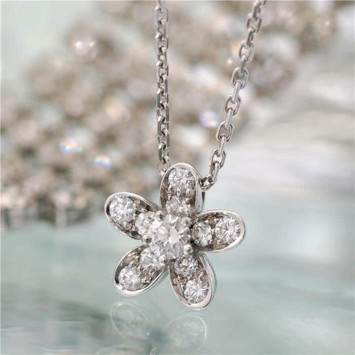 Van Cleef & Arpels ヴァン クリーフ&アーペル ソクラテス ペンダント ネックレス 1フラワー ホワイトゴールド ダイヤモンド VCARG44200 2