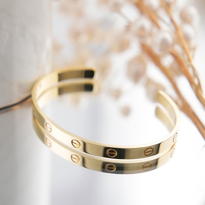 CARTIER カルティエ ラブ ブレスレット オープン バングル イエローゴールド 19号 2