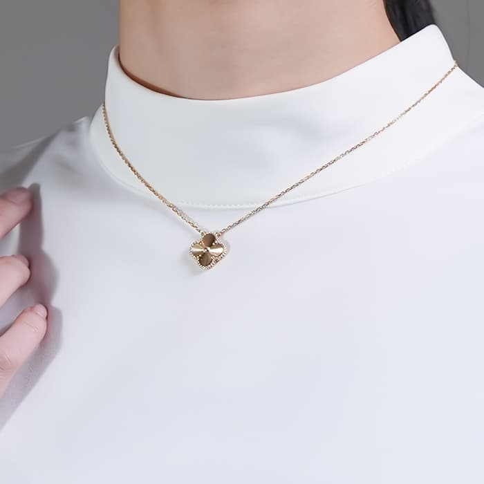 Van Cleef & Arpels ヴァン クリーフ&アーペル アルハンブラ ヴィンテージ アルハンブラ ペンダント ネックレス ギョーシェ イエローゴールド VCARP4KL00 14