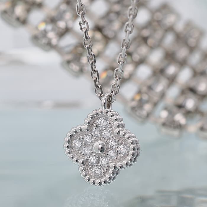 Van Cleef & Arpels ヴァン クリーフ&アーペル アルハンブラ スウィート アルハンブラ ペンダント ネックレス ホワイトゴールド ダイヤモンド VCARO85900 2