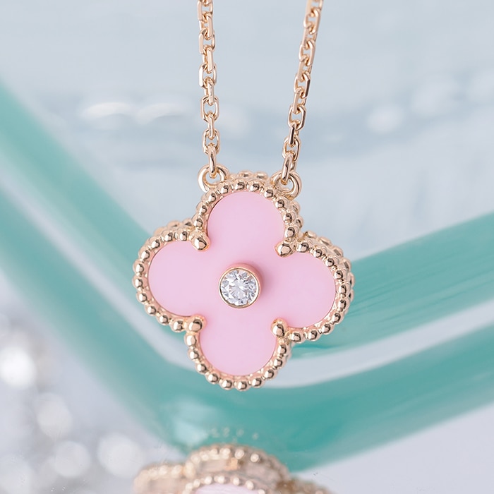 Van Cleef & Arpels ヴァン クリーフ&アーペル アルハンブラ ヴィンテージ アルハンブラ ネックレス ピンクセーブル 2015年ホリデー限定モデル VCAR05SY00 2