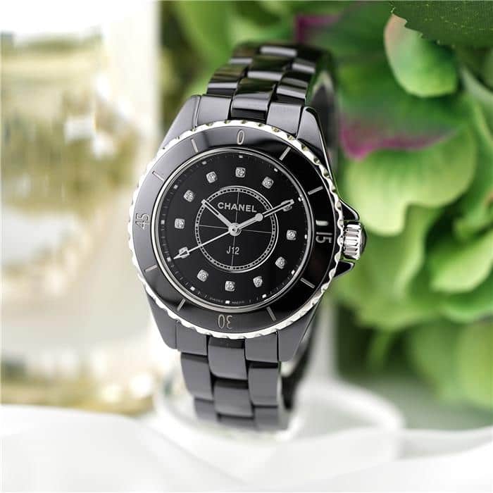 CHANEL シャネル J12 クォーツ 33mm H5701 ブラックセラミック 2