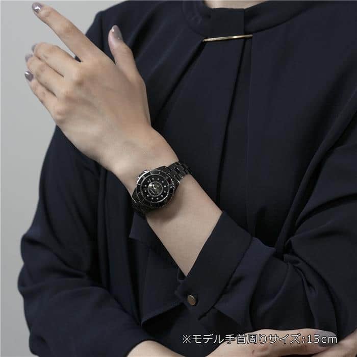 CHANEL シャネル J12 クォーツ 33mm H5701 ブラックセラミック 29