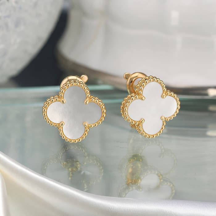 Van Cleef & Arpels ヴァン クリーフ&アーペル アルハンブラ ヴィンテージアルハンブラ イヤリング ピアス イエローゴールド マザーオブパール VCARA44100 2