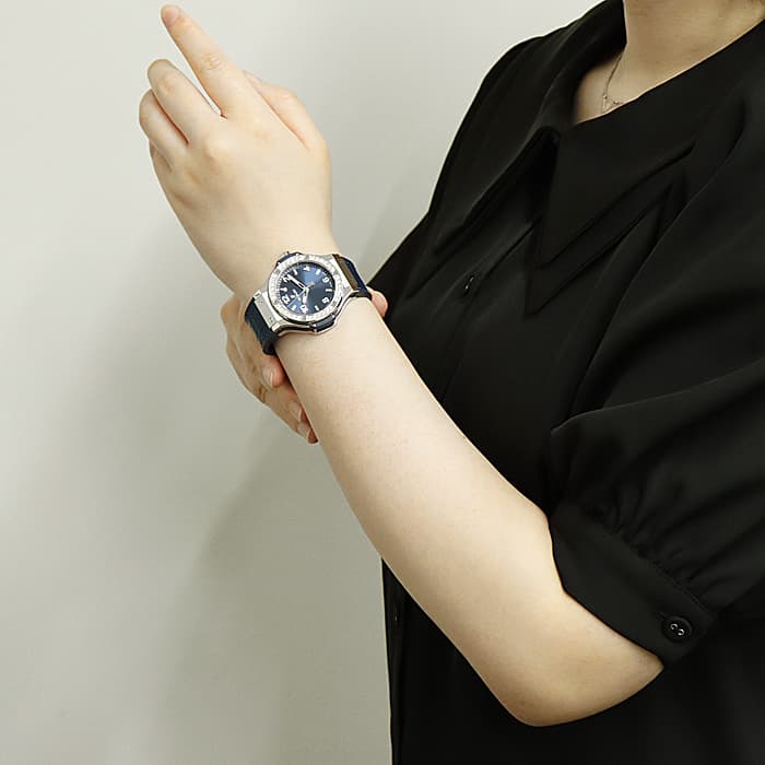 新品 Hublot ウブロ ビッグバン スチール ブルー ダイヤモンド 38mm 361 Sx 7170 Lr 14 商品id 詳細ページ レディース腕時計の販売買取 Briller ロレックス カルティエ シャネル オメガなど人気の高級ブランド腕時計