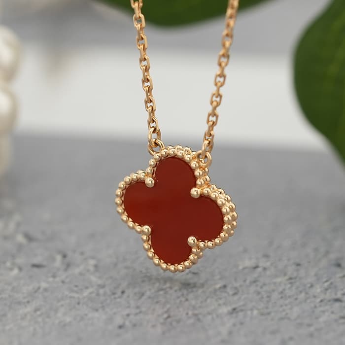 Van Cleef & Arpels ヴァン クリーフ&アーペル アルハンブラ ヴィンテージアルハンブラ ペンダント ネックレス イエローゴールド カーネリアン VCARD38500 2