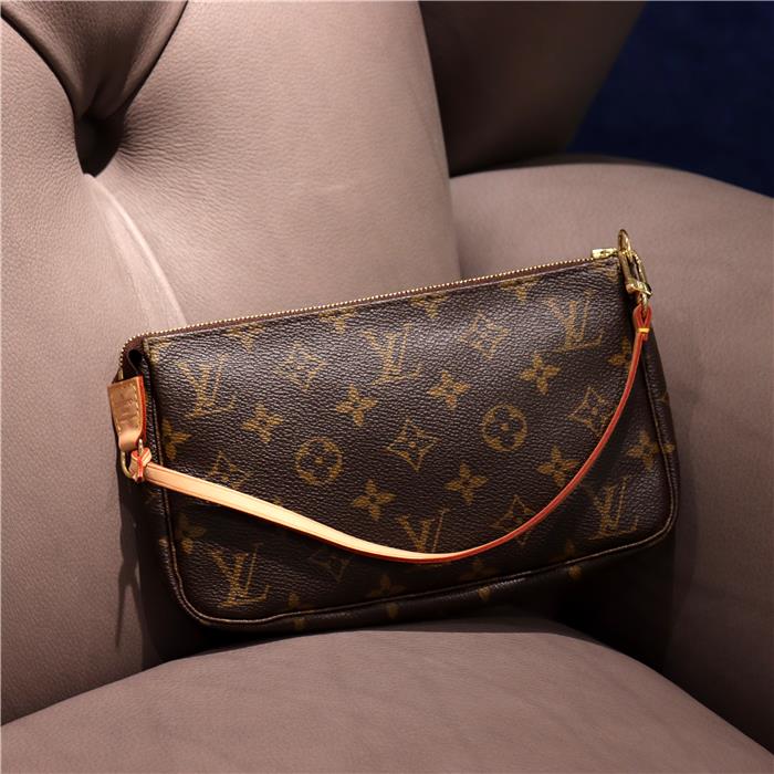 LOUIS VUITTON  ルイ・ヴィトン アクセサリーポーチ ポシェット・アクセソワール モノグラム M51980 2