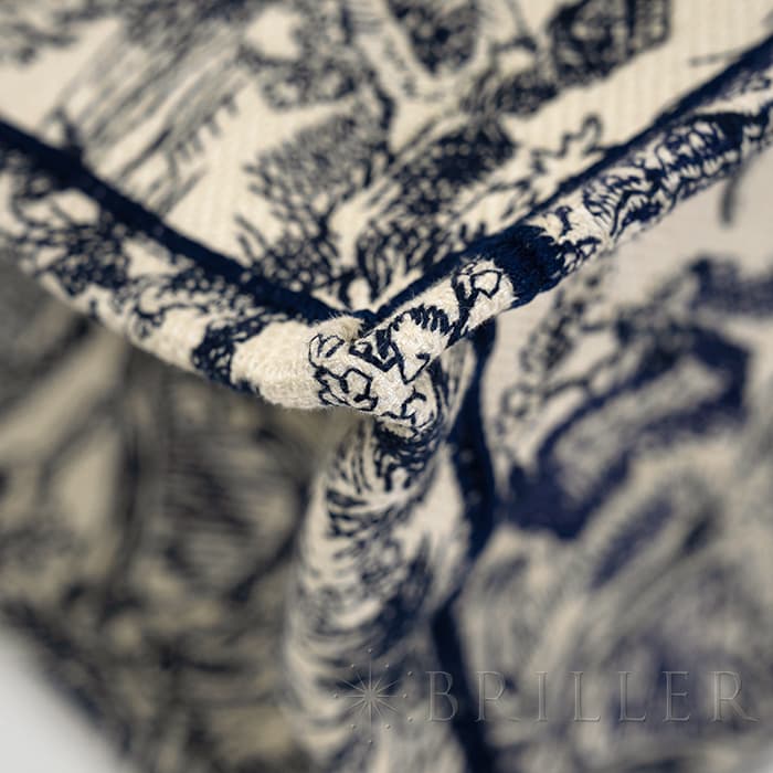 CHRISTIAN DIOR クリスチャン ディオール ブックトート バッグ ラージ トワル ドゥ ジュイ エンブロイダリー M1286ZTDT_M34I 22