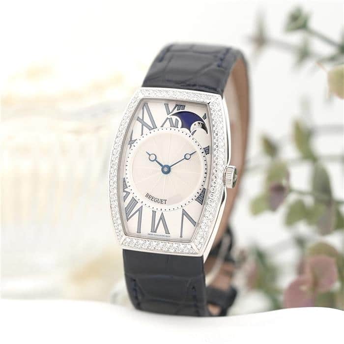 BREGUET ブレゲ ヘリテージ トノーカンブレ ムーンフェイズ 8861BB/11/386/D000 2