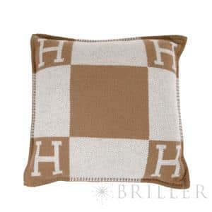 新品)HERMES エルメス クッション アヴァロン PM エクリュ