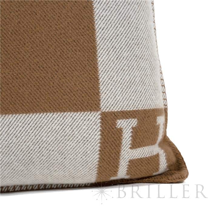 HERMES エルメス クッション アヴァロン PM エクリュ / キャラメル 9