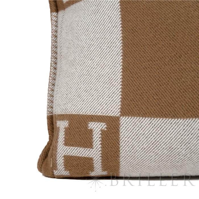 HERMES エルメス クッション アヴァロン PM エクリュ / キャラメル 13