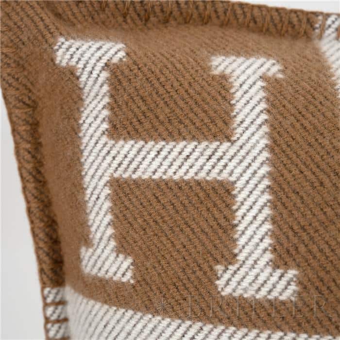 HERMES エルメス クッション アヴァロン PM エクリュ / キャラメル 3