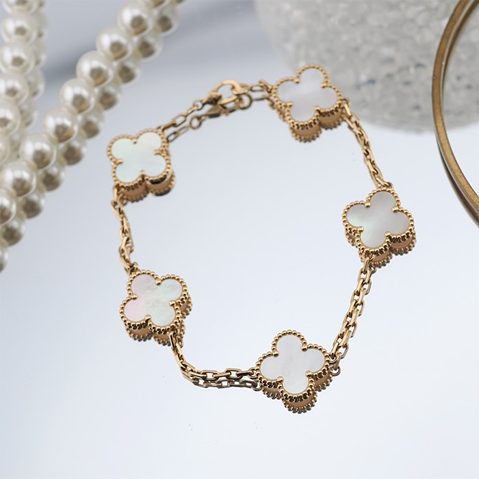 Van Cleef & Arpels ヴァン クリーフ&アーペル アルハンブラ ヴィンテージアルハンブラ ブレスレット 5モチーフ マザーオブパール イエローゴールド VCARA41800 2