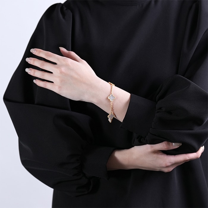 Van Cleef & Arpels ヴァン クリーフ&アーペル アルハンブラ ヴィンテージアルハンブラ ブレスレット 5モチーフ マザーオブパール イエローゴールド VCARA41800 14