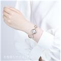 Van Cleef & Arpels ヴァン クリーフ&アーペル アルハンブラ ウォッチ スモールモデル ピンクゴールド マザーオブパール VCARO4J300【銀座本店限定】 29