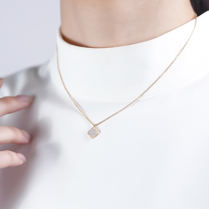 Van Cleef & Arpels ヴァン クリーフ&アーペル アルハンブラ スウィート アルハンブラ ペンダント イエローゴールド マザーオブパール VCARF69100 14
