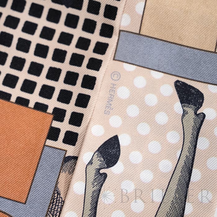 HERMES エルメス ツイリー カヴァリエ・アン・フォルム ベージュ / グレー / テラコッタ 22