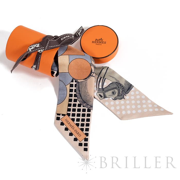 HERMES エルメス ツイリー カヴァリエ・アン・フォルム ベージュ / グレー / テラコッタ 29