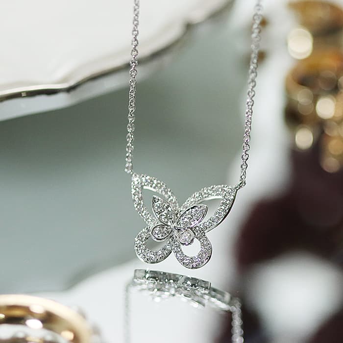 GRAFF グラフ バタフライ シルエット ダイヤモンド ミニ ペンダント RGP695 2