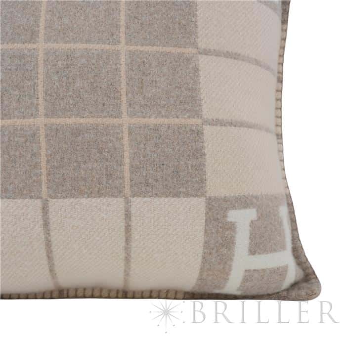 HERMES エルメス クッション アヴァロンIII PM ココ・カモミール H102666M 28 9