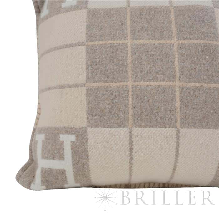 HERMES エルメス クッション アヴァロンIII PM ココ・カモミール H102666M 28 13