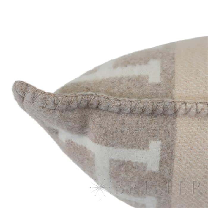 HERMES エルメス クッション アヴァロンIII PM ココ・カモミール H102666M 28 17