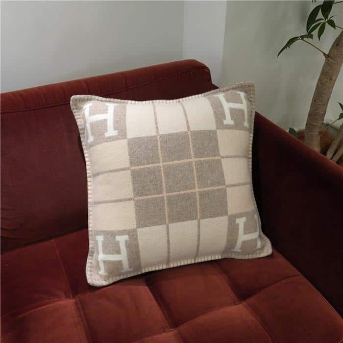 HERMES エルメス クッション アヴァロンIII PM ココ・カモミール H102666M 28 2