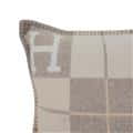 HERMES エルメス クッション アヴァロンIII PM ココ・カモミール H102666M 28 5