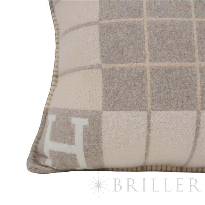 HERMES エルメス クッション アヴァロンIII PM ココ・カモミール H102666M 28 8