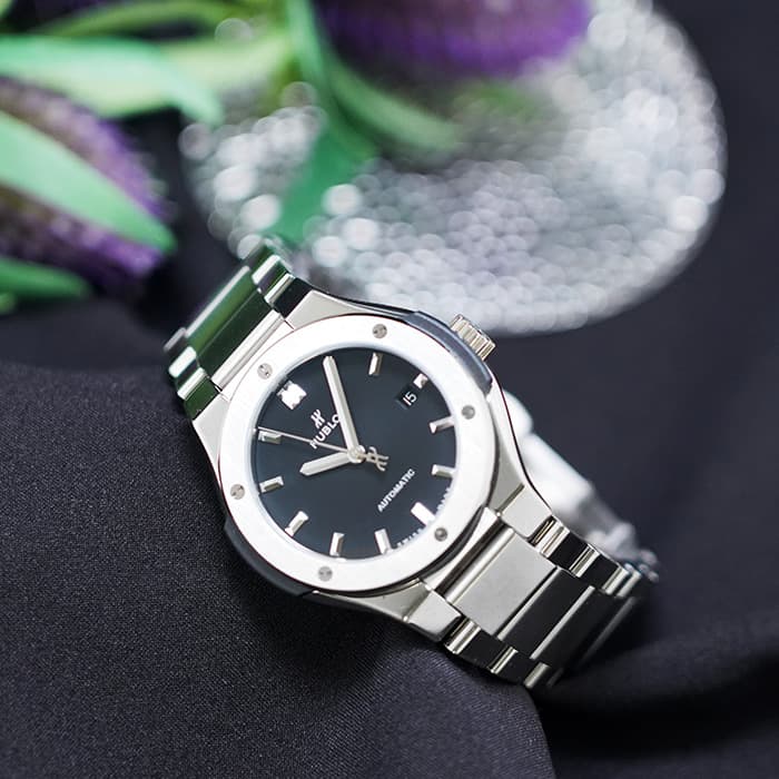 新品 Hublot ウブロ クラシック フュージョンチタニウム ブレスレット ブラック 33mm 585 Nx 1170 Nx 商品id 2717008887929 詳細ページ レディース腕時計の販売買取 Briller ロレックス カルティエ シャネル オメガなど人気の高級ブランド腕時計