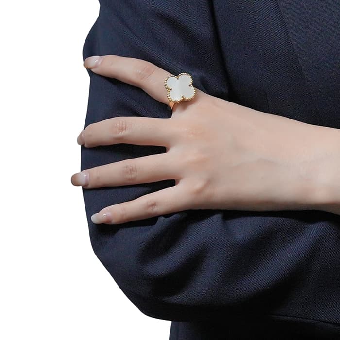 Van Cleef & Arpels ヴァン クリーフ&アーペル マジック アルハンブラ リング イエローゴールド MOP VCARF78951 11号 13