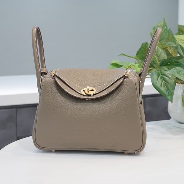 HERMES エルメス リンディ 26 トリヨン エトゥープ  ゴールド金具 2